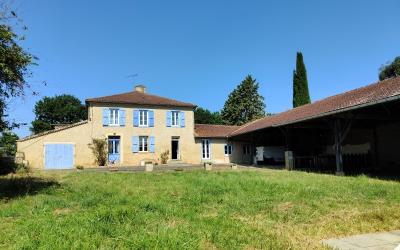 Authentique Gasconne isolée en campagne
